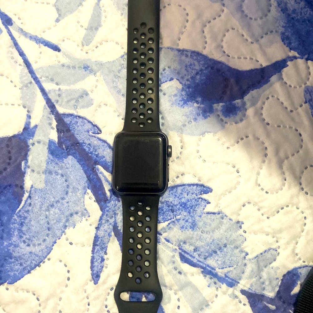 Apple watch series 3 • 38 mm • Aluminum case